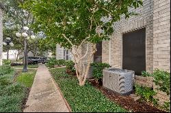 7321 Regency Square Court #7321, Houston TX 77036