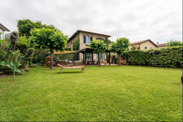 Charming villa in Forte dei Marmi