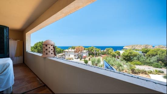 Majorcan style villa with sea views for sale in Santa Ponsa, Maj, Calvia 07180