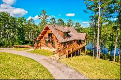 Stunning Lakefront Lodge With Moutain and Lake Views