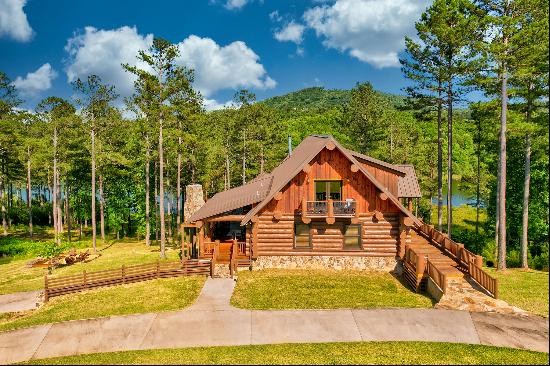 Stunning Lakefront Lodge With Moutain and Lake Views