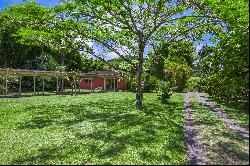 Three Detached Homes on 2.5 acres in Haiku, Maui