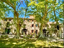 Saint Rémy de Provence, a few minutes from the center, property to renovate