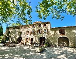 Saint Rémy de Provence, a few minutes from the center, property to renovate