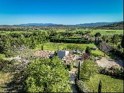 Gordes house located in the countryside