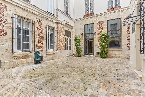Commercial space facing courtyard - Paris 6th arrondissement