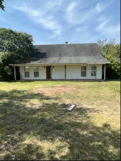 202 Shaw Road, Ennis TX 75119