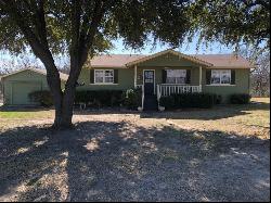 202 Shaw Road, Ennis TX 75119