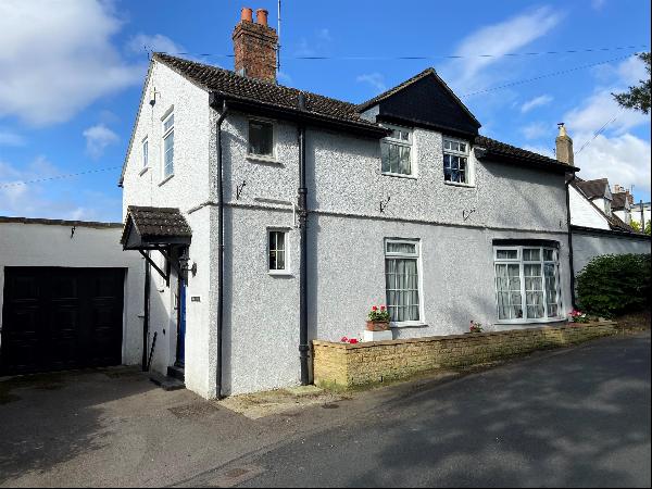 Located within a short drive of Cheltenham, a charming cottage with stunning views.