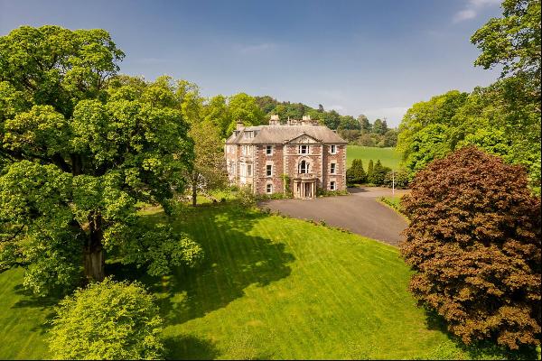 An exceptional Georgian country house with beautiful gardens and about 25 acres of land, w