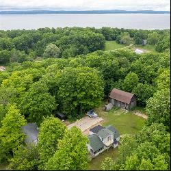 10860 Burnett Road, Charlevoix MI 49720