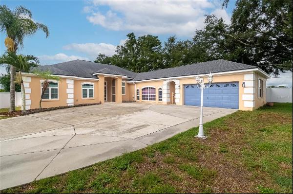 2804 Meridian Point Lane, Lakeland FL 33812