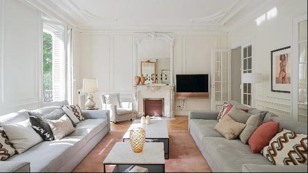 Apartment for sale in Paris, France