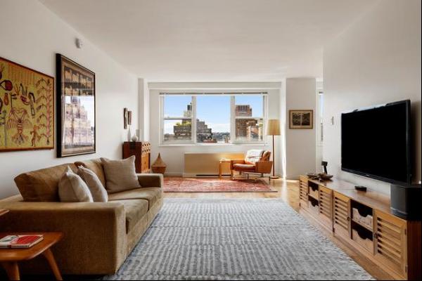 <p><span>This west- and north-facing 2 bedroom/2 bath apartment has some of the most beaut