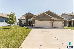 5412 Sirocco Ave, Sioux Falls SD 57108