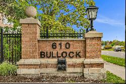 610 Bullock Dr #405, Markham ON L3R0G1