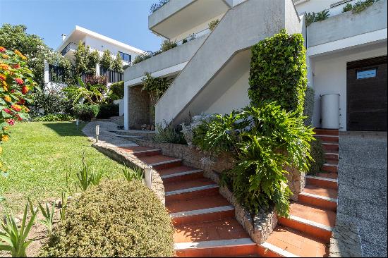 Semi-detached house, 6 bedrooms, for Sale