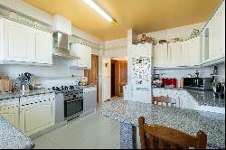 Semi-detached house, 6 bedrooms, for Sale