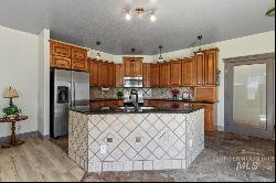 250 E Alexis Loop, Nampa ID 83686