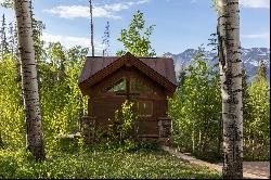 A Luxurious, Trail-Side Mountain Retreat