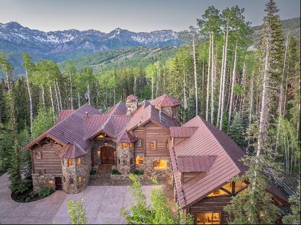 A Luxurious, Trail-Side Mountain Retreat