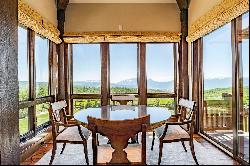 Panoramic Mountain Views, Refined Luxury Retreat at Wolf Creek Ranch