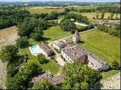 Bastide in the centre of the golden triangle