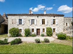 Bastide in the centre of the golden triangle