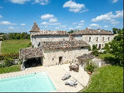 Bastide in the centre of the golden triangle