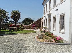 CAP SIZUN, NEAR POINTE DU RAZ, LARGE HOUSE WITH SEA VIEW