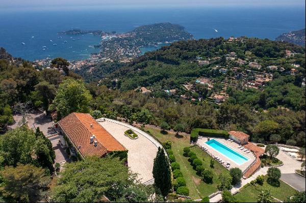 Luxury Estate with Breathtaking Views for Sale in Villefranche-sur-Mer