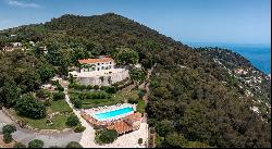 Luxury Estate with Breathtaking Views for Sale in Villefranche-sur-Mer