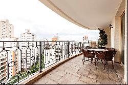 Charming neoclassical apartment near Campo Belo metro