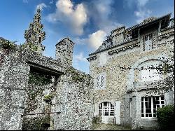 ROSCOFF, HISTORICAL BUILDING IN TOWN CENTER