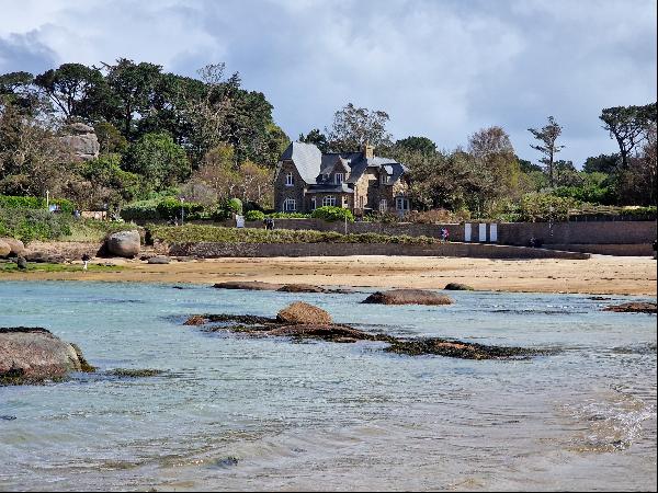 Perros Guirec, belle villa vue mer avec acces direct a la plage