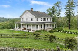 A Classic Modern Farmhouse with Incredible Views