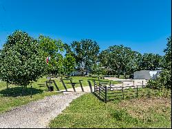 UPDATED COUNTRY HOME & ACREAGE FOR SALE IN LARUE TX