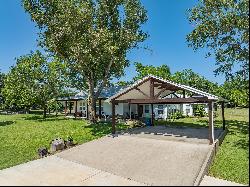 UPDATED COUNTRY HOME & ACREAGE FOR SALE IN LARUE TX