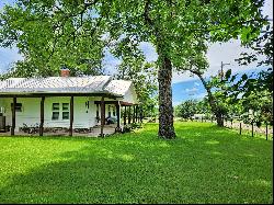 UPDATED COUNTRY HOME & ACREAGE FOR SALE IN LARUE TX