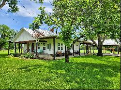 UPDATED COUNTRY HOME & ACREAGE FOR SALE IN LARUE TX