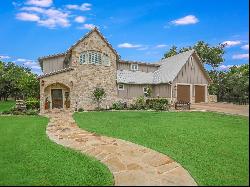 650 Enchanted Oaks Dr, Driftwood TX 78619