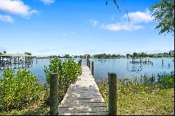 Waterfront Haven With Private Dock On Pretty Bayou