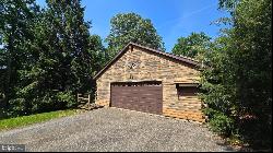 35 Grim Hollow Road, Red Lion PA 17356