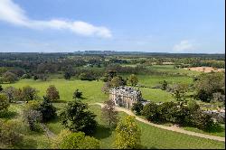 Grade I listed wing of palladian mansion in 19 acres of communal parkland