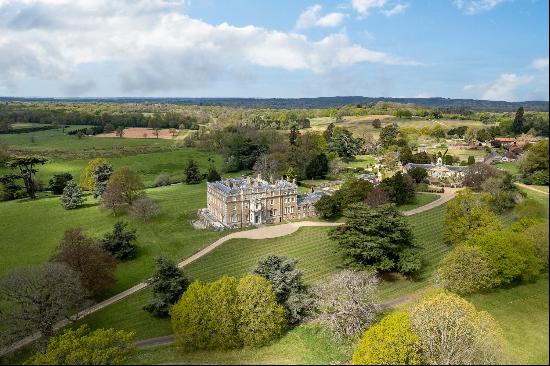 Grade I listed wing of palladian mansion in 19 acres of communal parkland