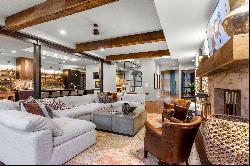 Exciting, gorgeous and tremendously appealing property in the heart of the CWE