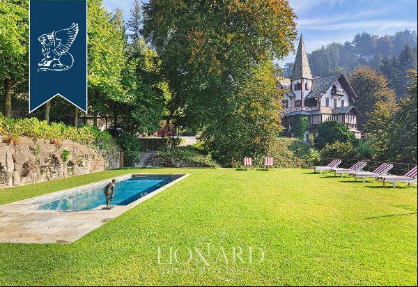 Prestigious real estate complex for sale in Brunate, composed of the main villa, an outbui