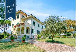 Luxury villa with turret for sale in Lucca