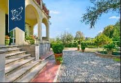 Luxury villa with turret for sale in Lucca