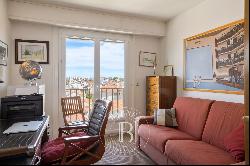 BIARRITZ, APARTMENT WITH SEA VIEWS IN BARE PROPERTY